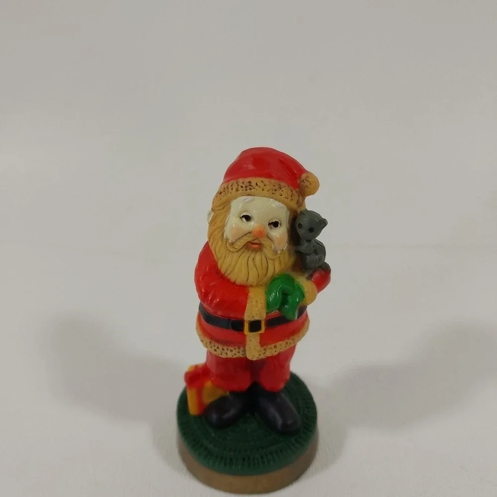 Vtg Hallmark Merry Miniature Plastic Santa‎ Claus with Kitty 2.75